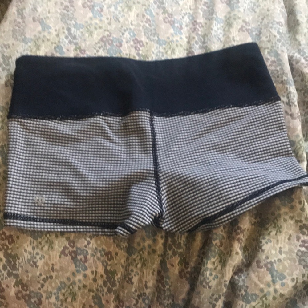 EUC lululemon gingham boogie shorts